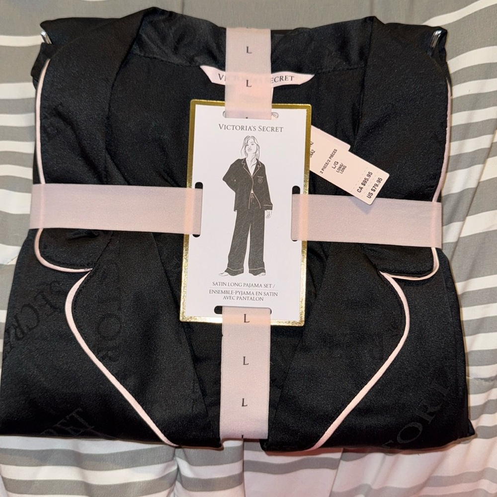 NWT VS women’s satin pajamas